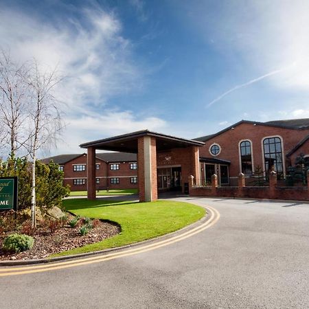 Burntwood Court Hotel بارنسلي المظهر الخارجي الصورة