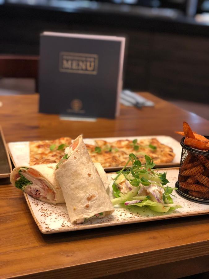 Burntwood Court Hotel بارنسلي المظهر الخارجي الصورة