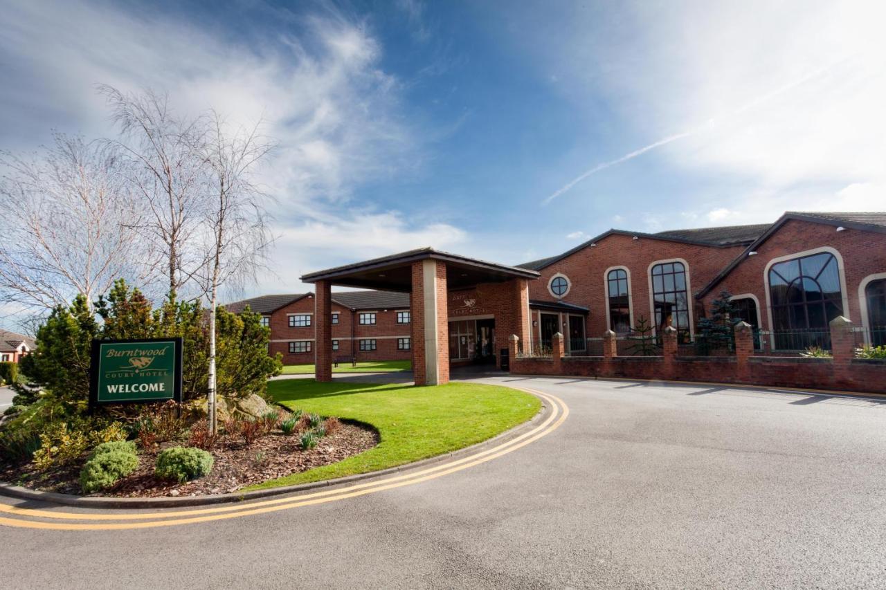 Burntwood Court Hotel بارنسلي المظهر الخارجي الصورة